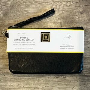 Liz Claiborne Phone Charging Wallet Black Pebble Wristlet iPhone Android NWT